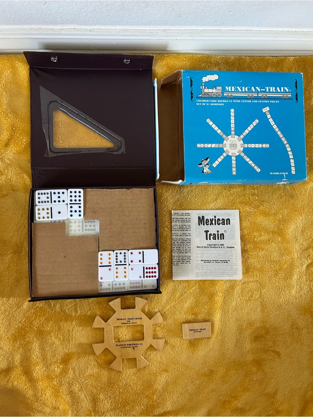 1993 Mexican Train Dominoes Double-12 Set Center & Station Pieces Case Complete